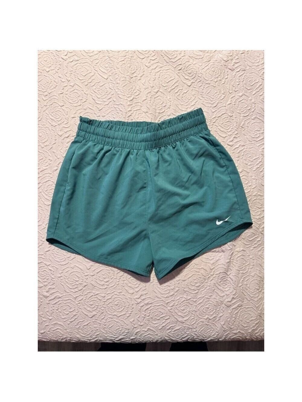 Nike Dri fit size medium Vietnam green pocket tye built in